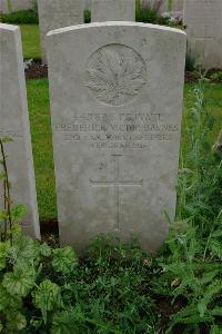 Etaples Military Cemetery - Barnes, Frederick Victor